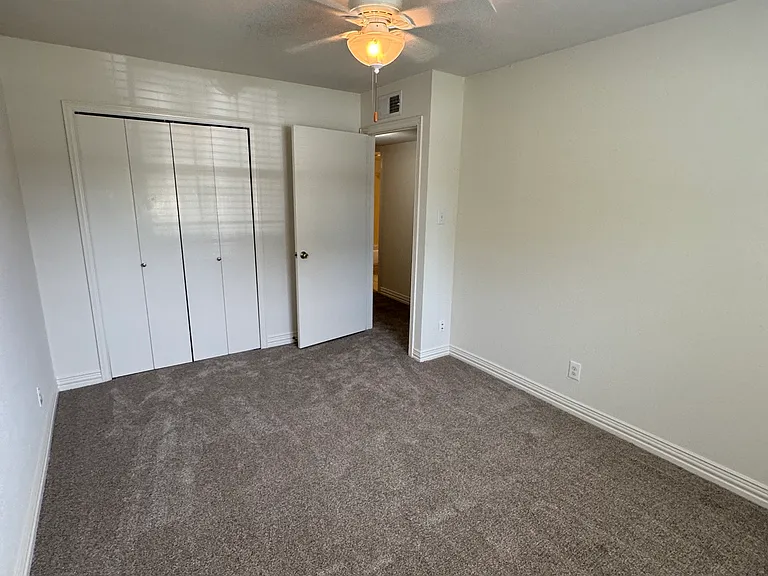 1104 Kesser Dr — Photo 16