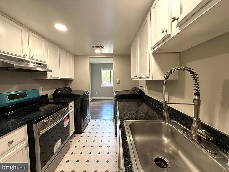 2819 Banks Ct — Photo 5