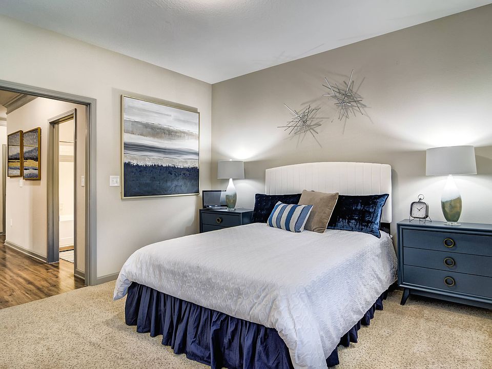Large Bedroom