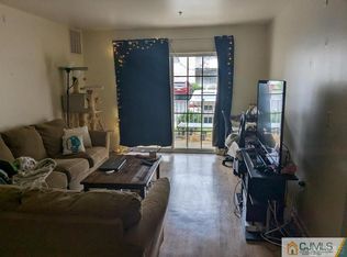 1213 Dogwood Ct, New Brunswick, NJ