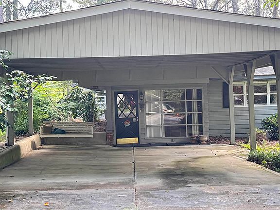 2nd image of 207 Iris Dr