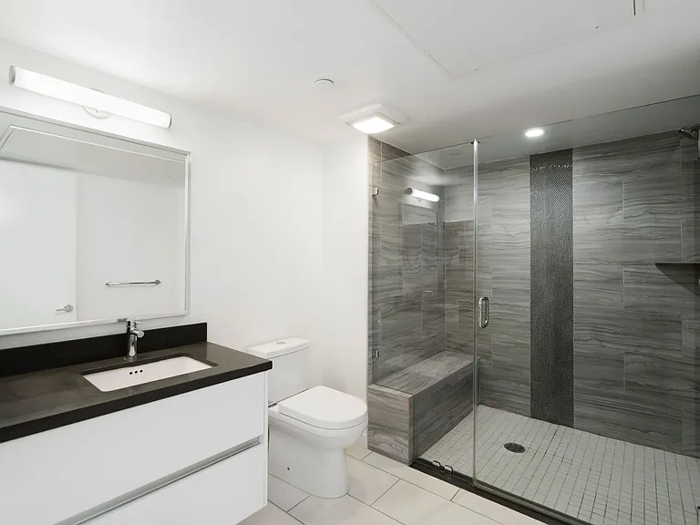 2409 Griffith Park Blvd — Photo 14