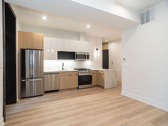 5th image of 2254 N Sawyer Ave #3