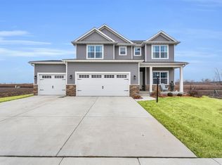 1501 Warwick Dr, Savoy, IL