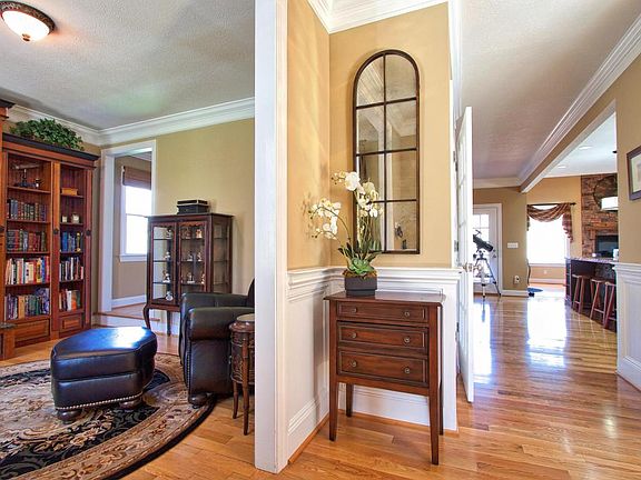 5th image of 2910 Mill Wood Ln