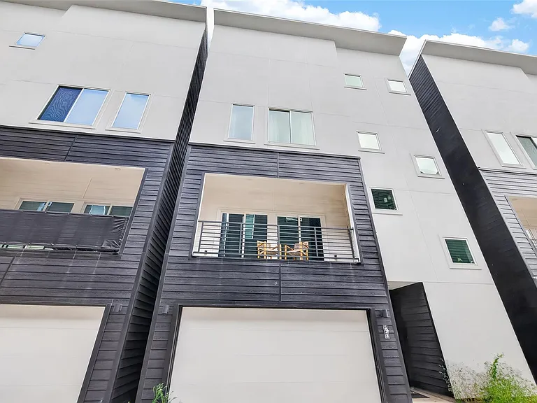 523 Schweikhardt St — Photo 30