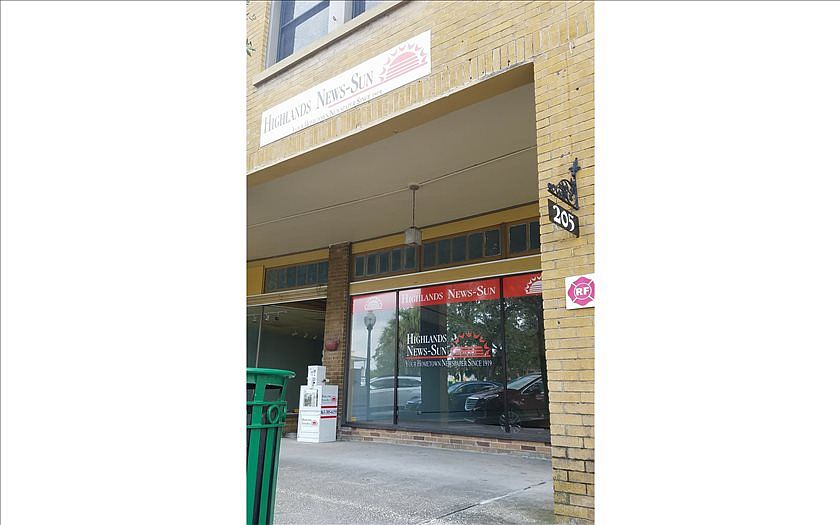 1st image of 205 Circle Park Dr