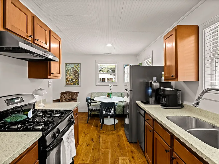 151 Rendant Ave — Photo 14