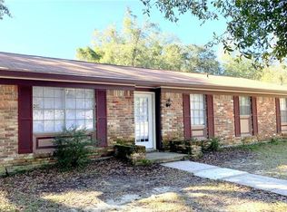 1605 Chesterfield Dr E, Mobile, AL 36618