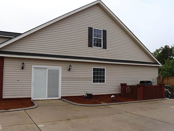 4th image of 205 Hathersage Dr