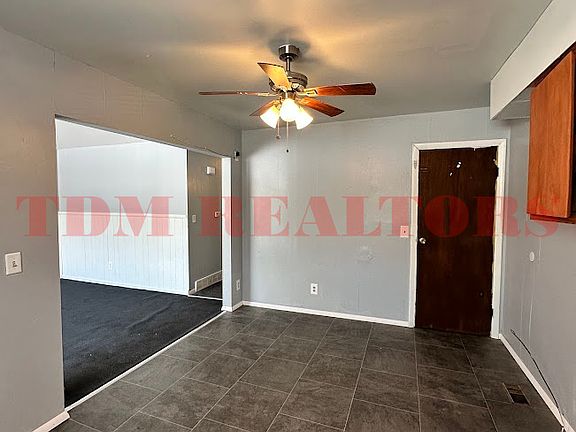 5th image of 218 W Russell Ave