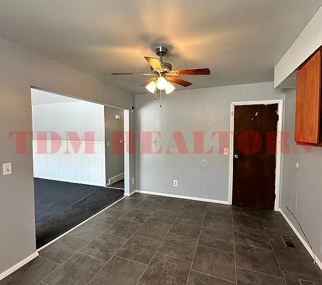 218 W Russell Ave — Photo 5