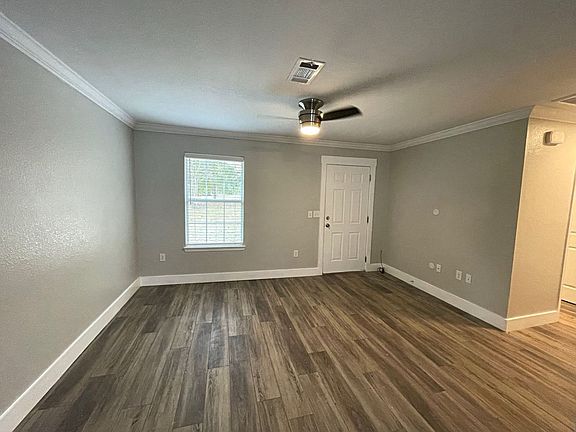 2nd image of 4038 Freddies Ln