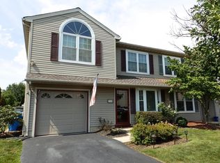 1110 School House Ln, Quakertown, PA 18951