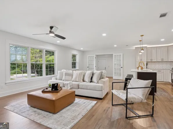 6751 Davidson Ct, Lithonia, GA 30058