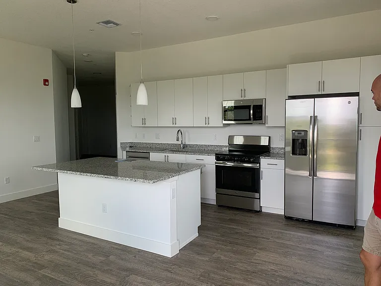 Azul Luxury Residences — Photo 13