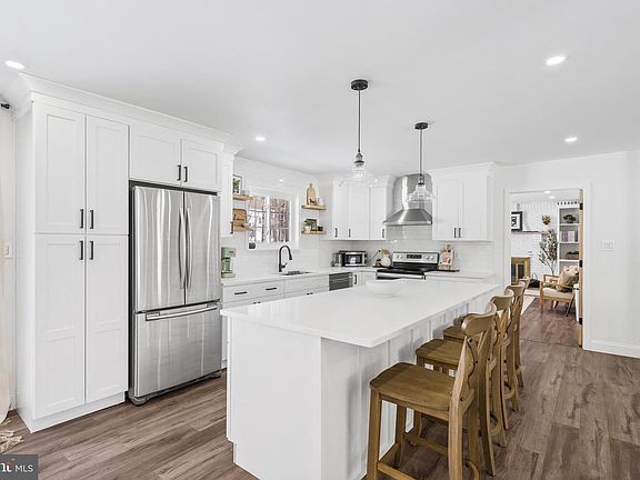 4th image of 50 Buckhill Rd