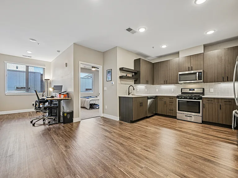 2729 W 28th Ave #505 — Photo 5