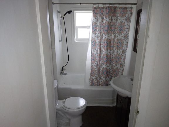 4th image of 232 Fink St