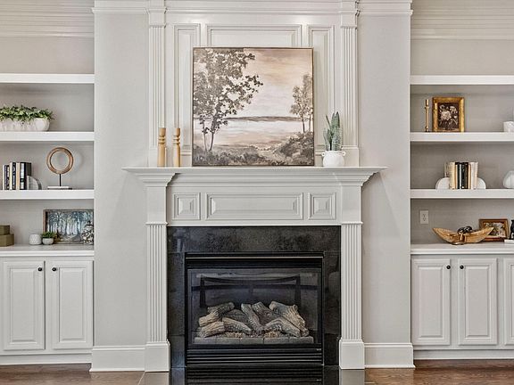 3rd image of 102 Michelangelo Way