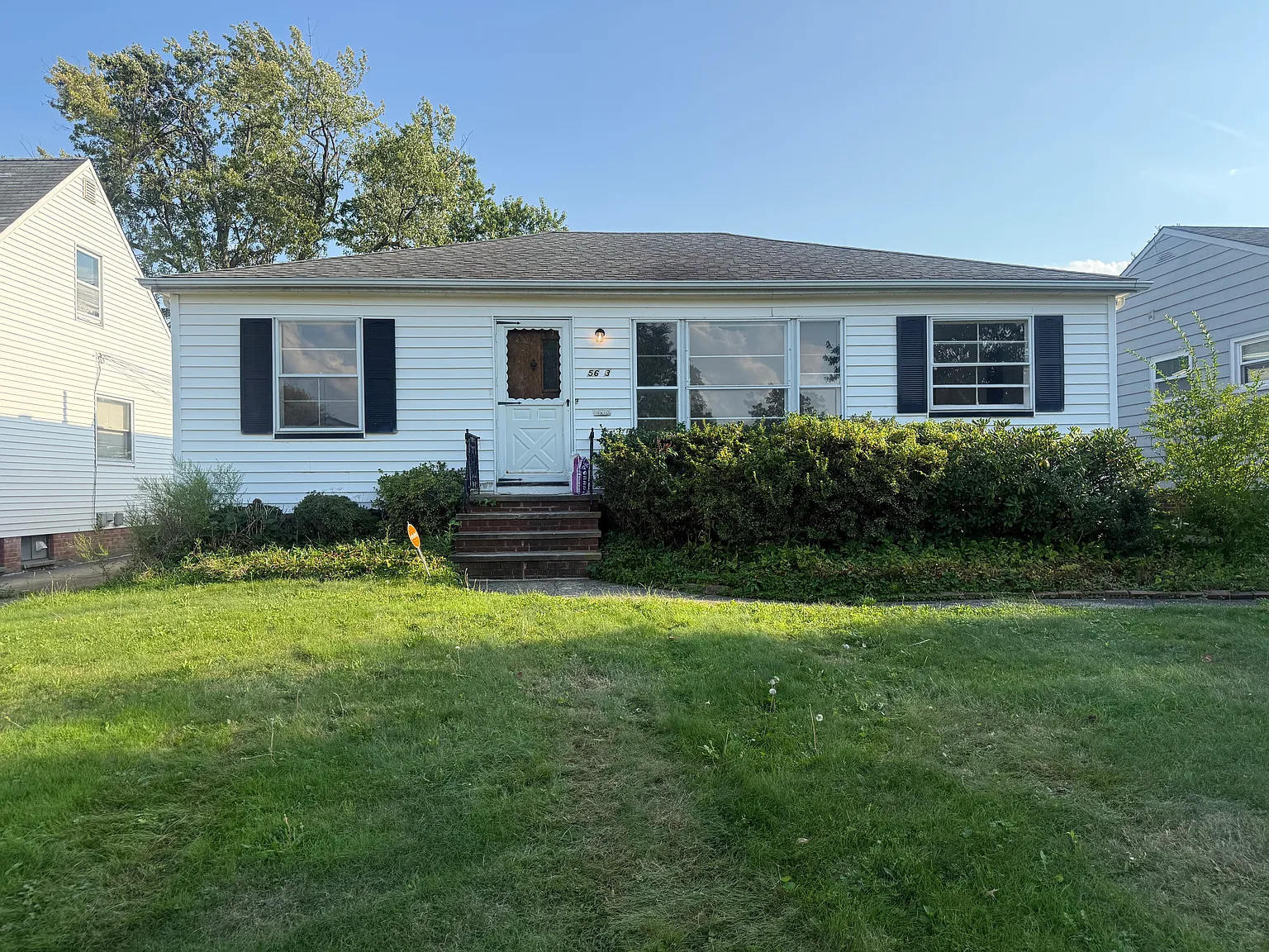3 bed, 1064 sqft, $1,800 — Photo 1