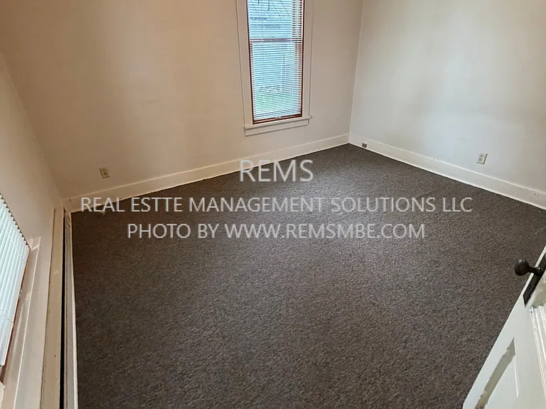 125 7th Ave — Photo 8