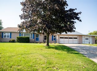 923 Suburban St NE, Cedar Rapids, IA 52402