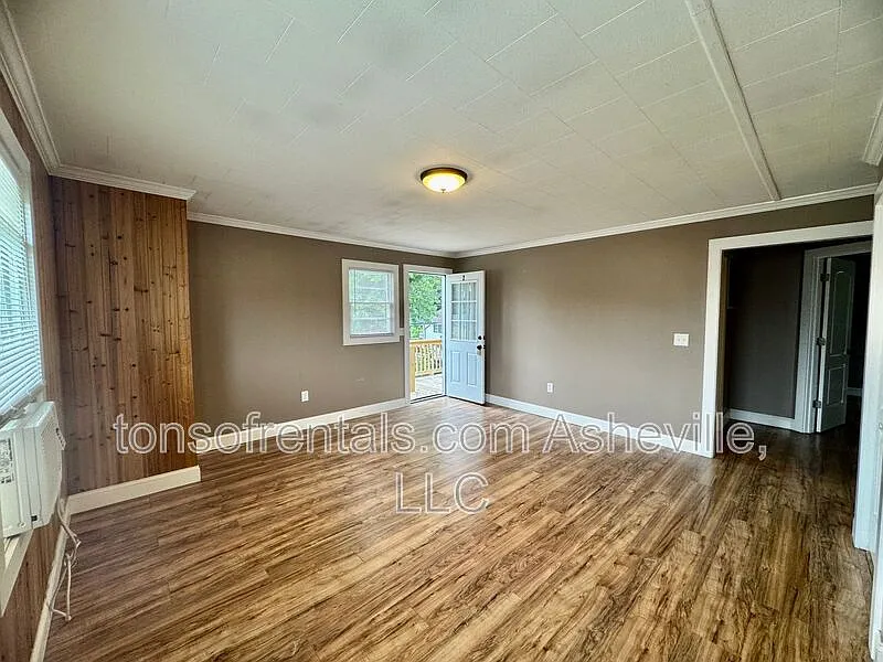 2 bed, 1.0 bath, 900 sqft, $1,195 — Photo 3