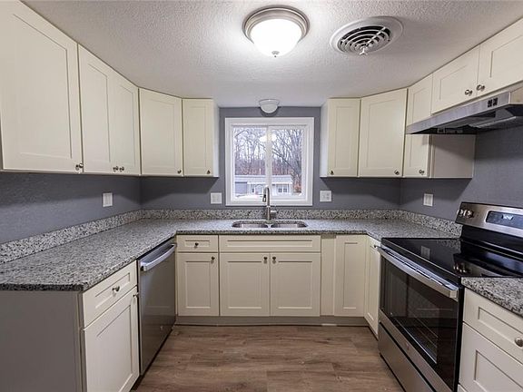 3rd image of 529 S 71st St