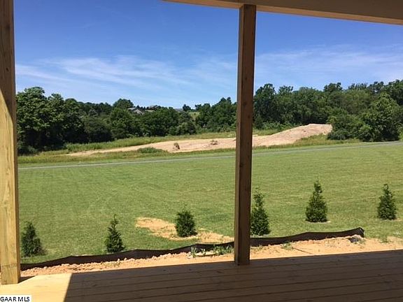 2nd image of 74 Hull Hills Ln