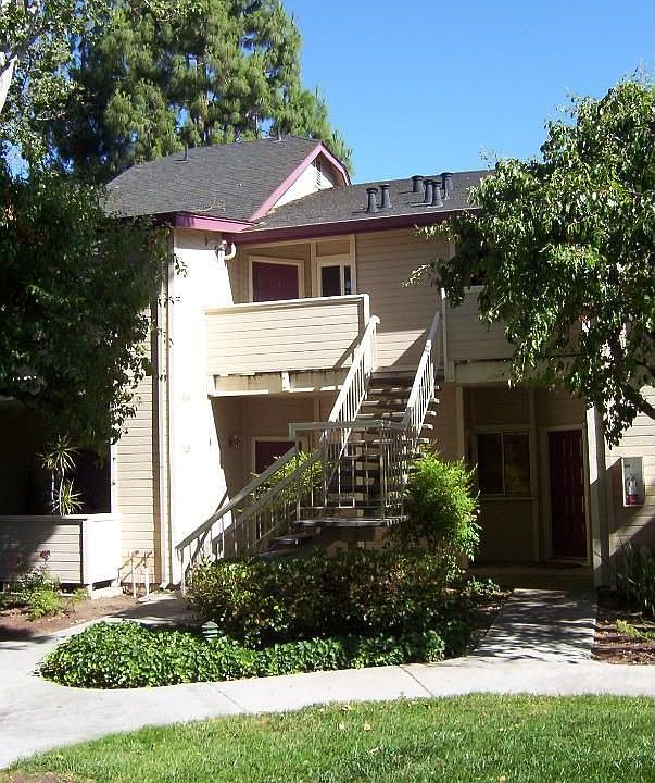 1st image of 1030 Cedar Gables Dr