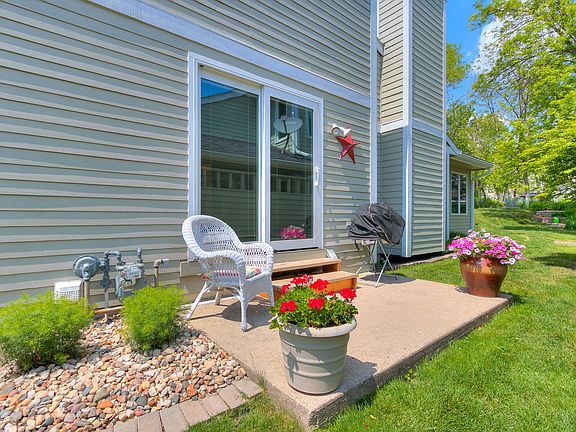 2nd image of 1623 Woodhaven Cir