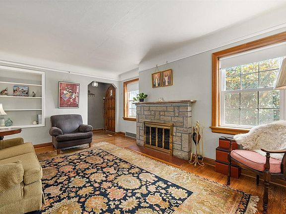 4th image of 8011 New Haven Ave