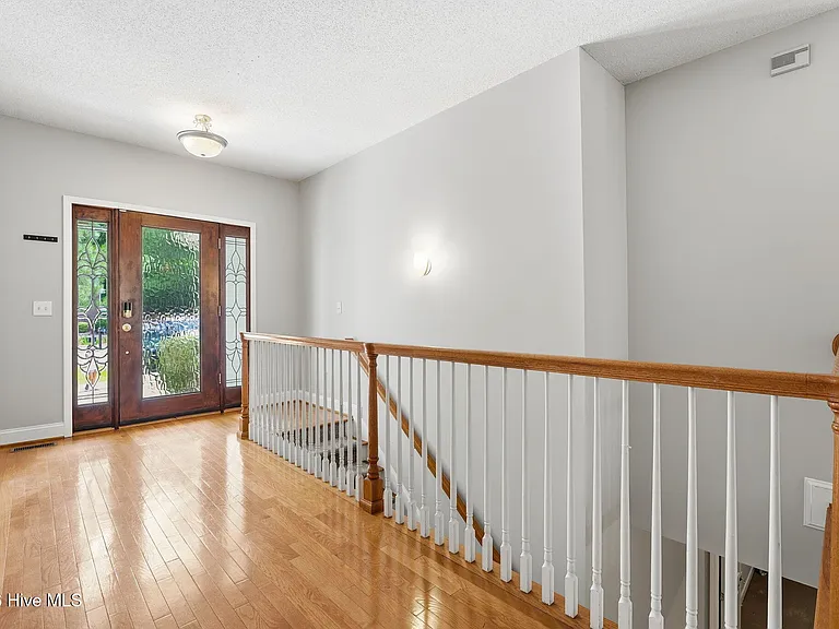 25 Kingswood Cir — Photo 6