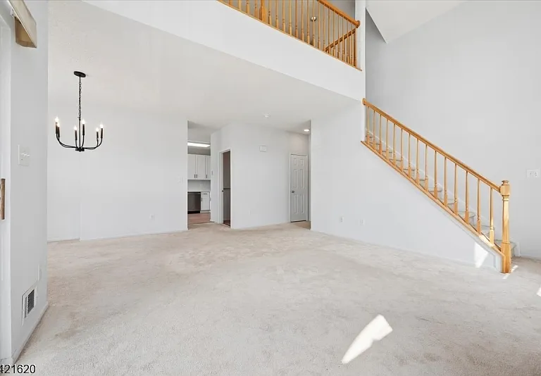 82 Hancock Dr — Photo 6