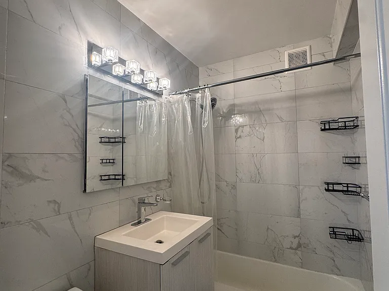 601 Surf Ave #6 — Photo 7