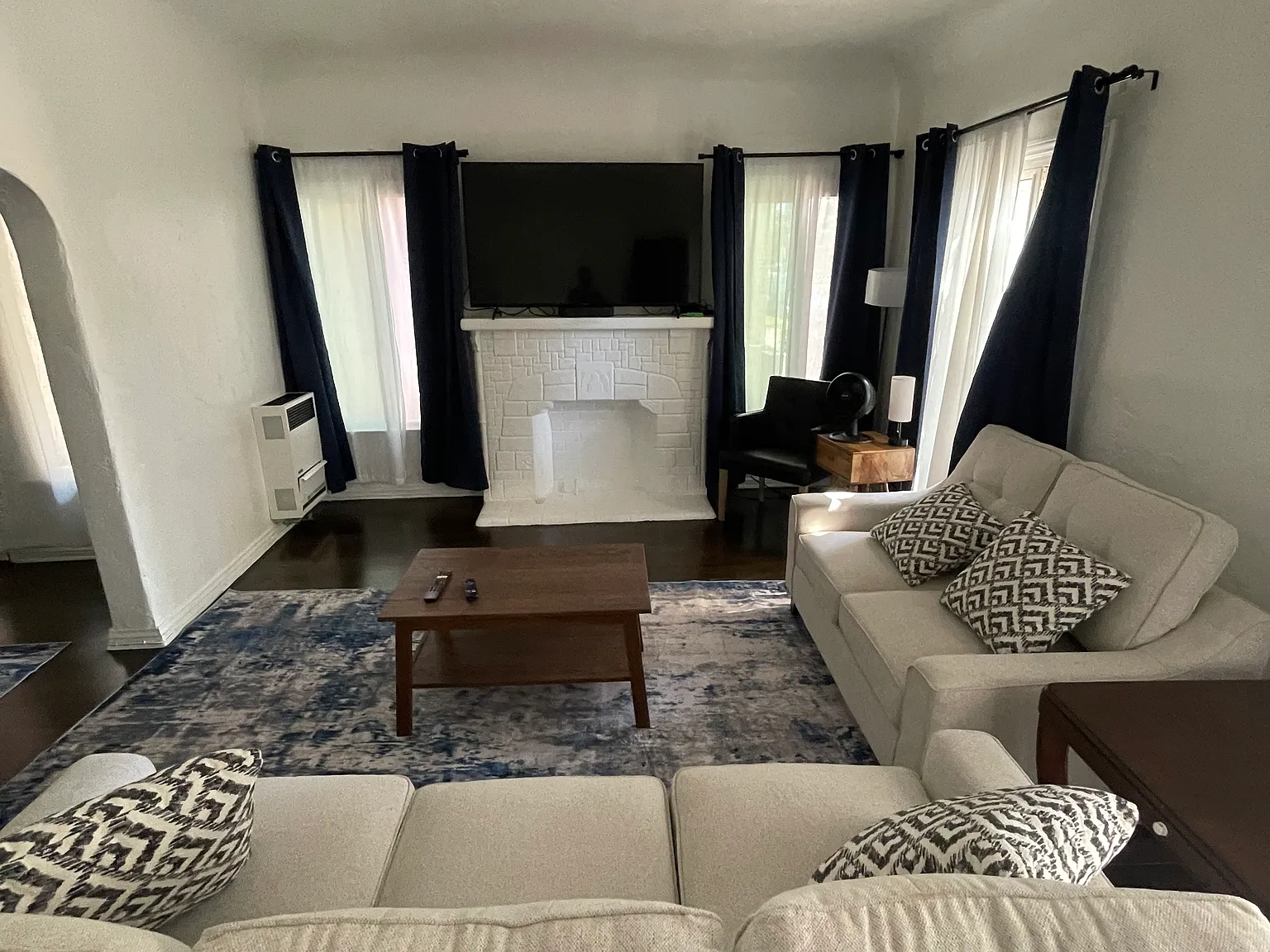 2 bed, 1800 sqft, $1,300 — Photo 2