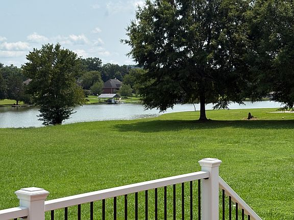 3rd image of 113 Greystone Way