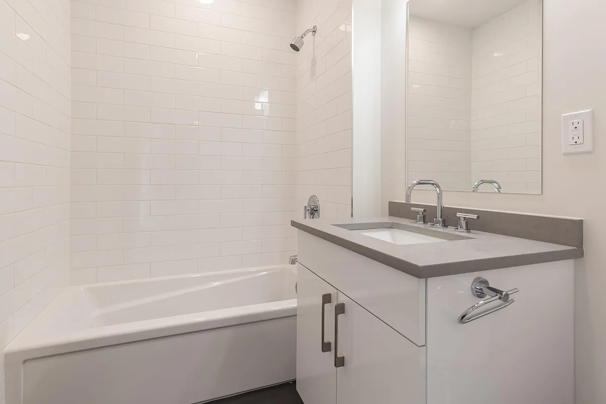 Building Photo - 1065 Tremont St #5
