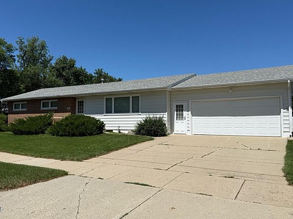 5th image of 203 20th St E