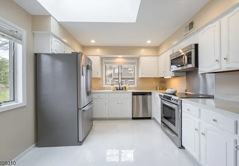 1 Avery Ct — Photo 16