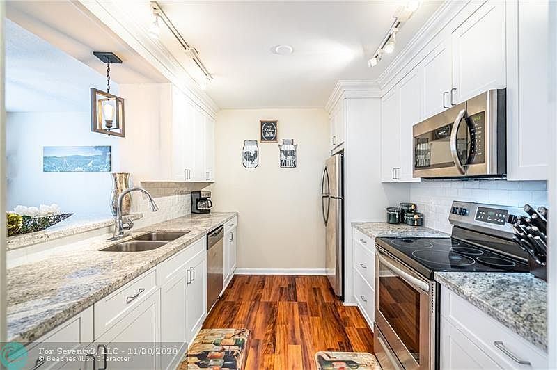 1st image of 2123 NE 11th Ave #2123