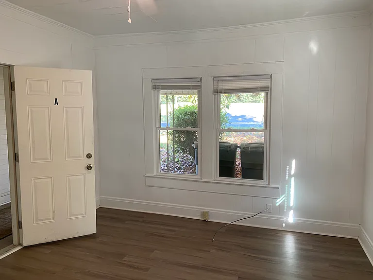 424 Greensboro St #1 — Photo 4