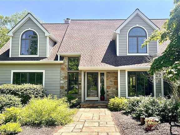 3rd image of 14665 Shire Ct