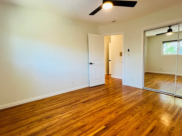 3131 Dwight St — Photo 19