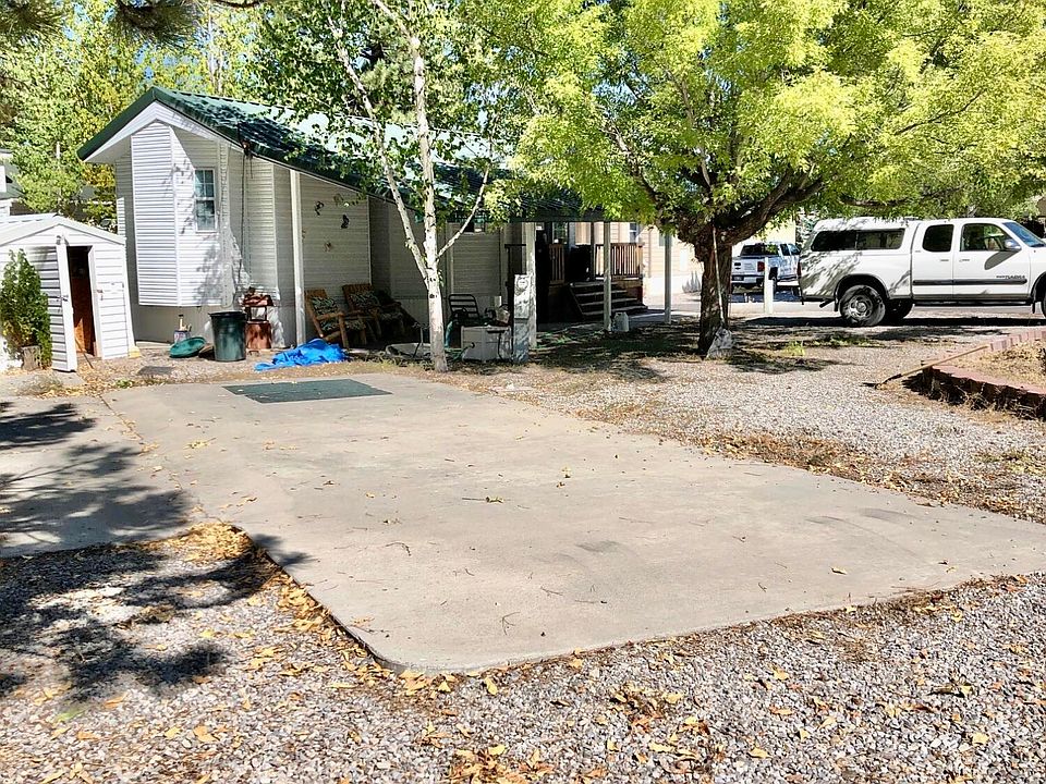 2nd image of 406 Horseshoe Ln