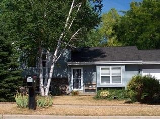 105 Joellen Dr, Waukesha, WI 53188