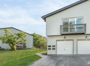 1886 Carnation Ct UNIT D, Aurora, IL 60506