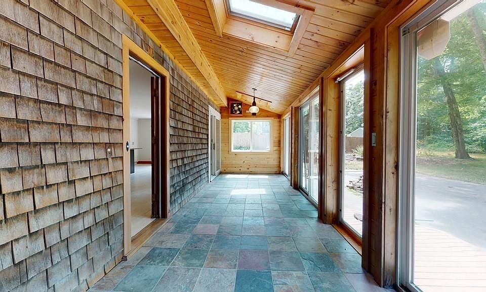 47 Highland Rd, Lakeville, MA 02347 Zillow