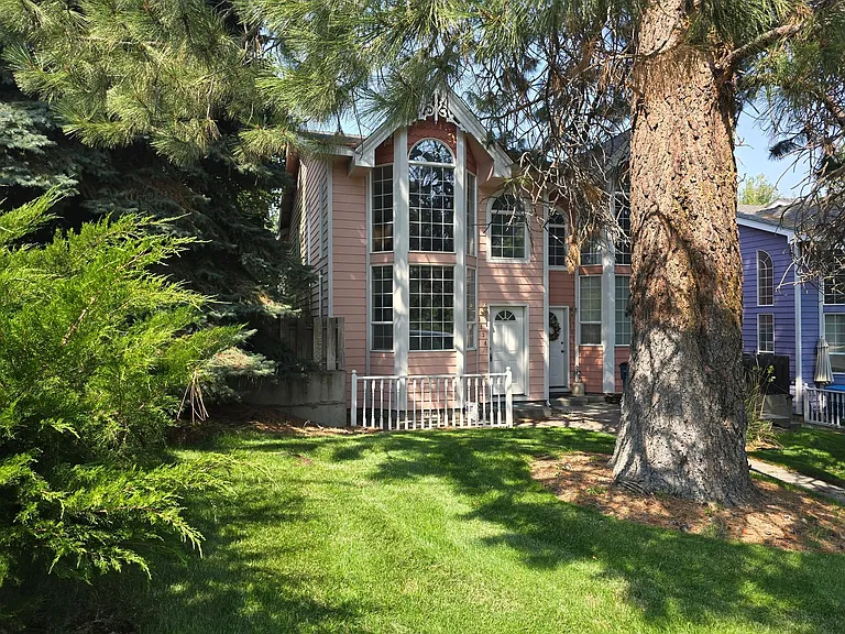 1132-1134 NW Ogden Ave — Photo 13